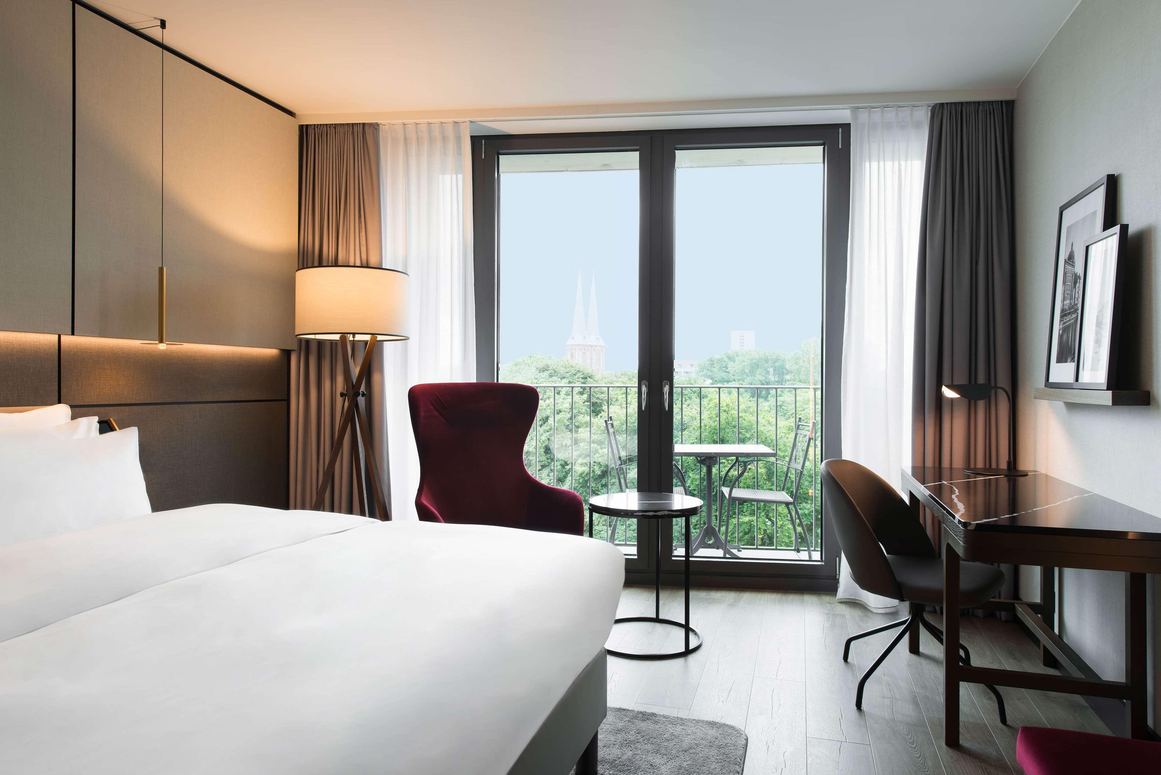 Radisson Collection Hotel, Βερολίνο Εξωτερικό φωτογραφία A guest room at the hotel